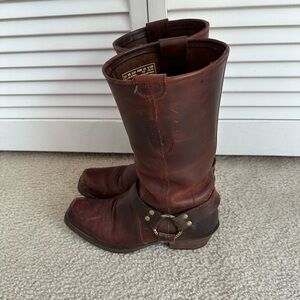 Ariat brown leather cowboy boot
